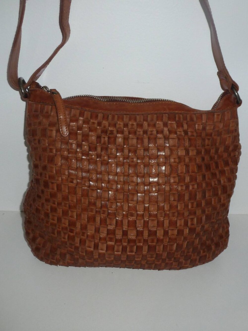 Very Nice Vilenca Holland Brown Woven Leather Shoulder / Crossbody Purse